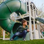 Complex cu Casuta Mare de Joaca pentru copii pe 2 niveluri  - Complex cu Etaj si Tobogan Cozy Play WRANGLER de exterior din lemn - Kidkraft  Complex cu Casuta Mare de Joaca pentru copii pe 2 niveluri  - Complex cu Etaj si Tobogan Cozy Play WRANGLER de exterior din lemn - Kidkraft
